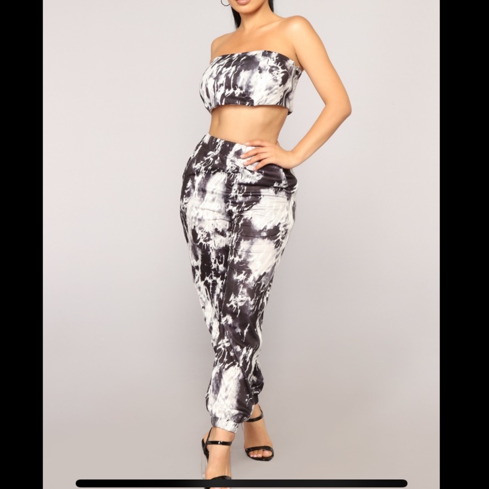 Marble lounge set! Brand new 😍😍😍